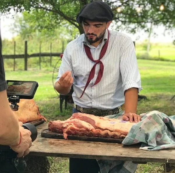 Der Online Asado Kurs für alle Fans von argentinischem Grillen und Asado. Optimal für Holzkohlegrills!