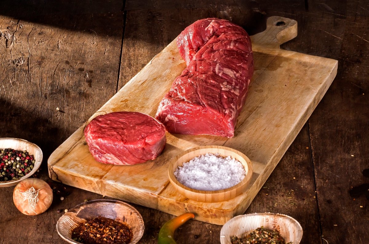 Argentinisches Rinderfilet - zartes, saftiges Fleisch für den perfekten Grillabend. Ideal für Holzkohle- und Asado-Grills.